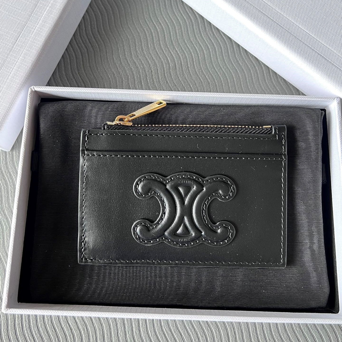 TRIOMPHE Zipped Card Holder Black Cowhide Leather